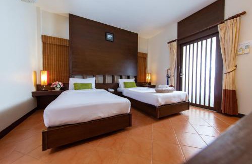 Ban Tai Resort | Relax at The RiverKwai Bridge Resort with Pool & Dining