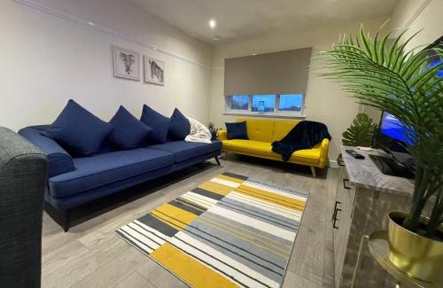 Alloa House | Pet-Friendly Retreat at The Riverside with Family Amenities
