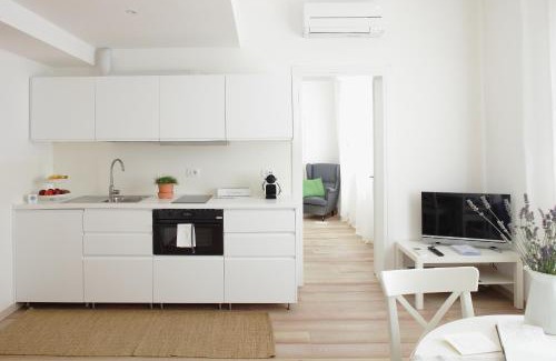 Grantortino di Gazzo Apartment | Riverside Suite: Oceanfront Bliss with Pool Access
