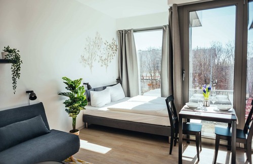 Neukoelln Apartment | Convenient Rix Studio with Kitchen near SBahn Neukölln
