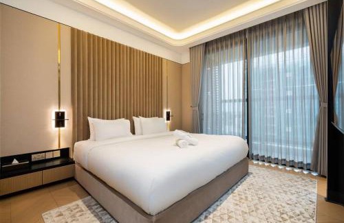 Little Japan Apartment | Elegant Rixx Masterpiece Apartment near Vincom & Opera House