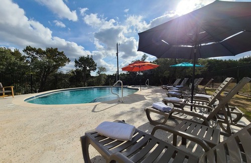 Dripping Springs House | Experience The Robert Earl King Casita with Pool & Spa