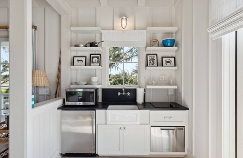 Johns Island House | Experience "The Robin": Creekside Bungalow with EV Charger