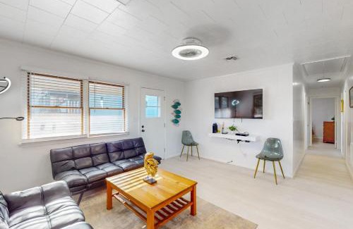 Frisco House | Pet-Friendly Getaway at The Robin's Nest with Pool Access
