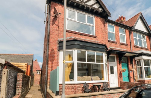 Muston Cottage | Pet-Friendly Retreat at The Robins in Scenic Filey