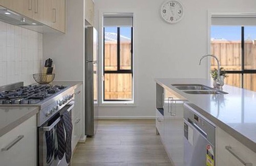 Armstrong Creek House | The Robinson - Host on the Coast