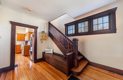 Rocheport House | Discover The Rocheport Honey House - Historic & Eco-Friendly Stay