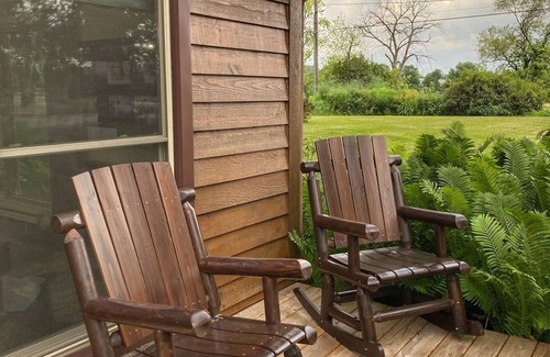 Holcomb House | Cozy Rock River Cabin: Guest Rated 9.8 with Family Amenities