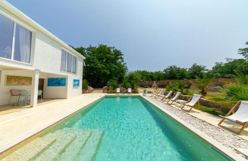 Pricelje Villa | Relax at The Rock Star's Villa: Private Pool & Beach Access