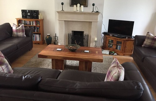 Crumlin Bed & Breakfast | Discover The Rocks Bed & Breakfast: Top-Rated Family Stay