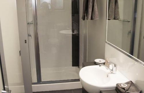Charleville Hotel | Discover The Rocks Motel: Family-Friendly with Pool Access