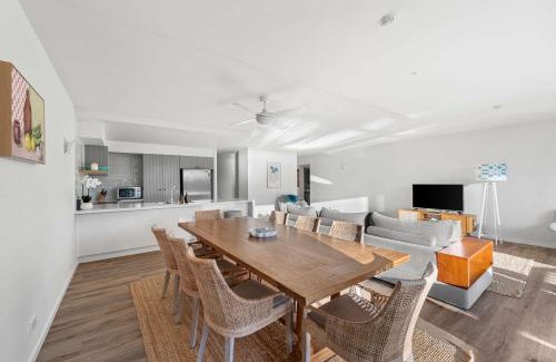Currumbin Apartment | Guest Rated 10/10: The Rocks Resort with Oceanfront Pool