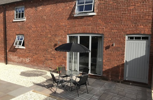 Cottingham Apartment | Delightful Two-Bedroom Apartment at The Rolling Mill