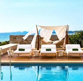 Romanos Resort | Experience The Romanos Resort: Oceanfront Bliss Awaits