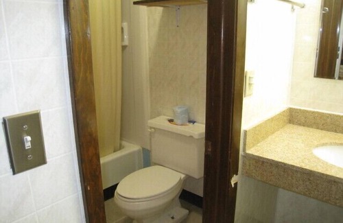 Rome Hotel | Convenient Stay at The Rome Motel with Family-Friendly Amenities