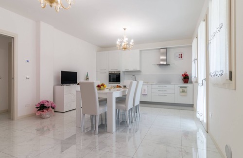 Cimadolmo House | Top-Rated Romeo Country House Apartment for 5 Guests