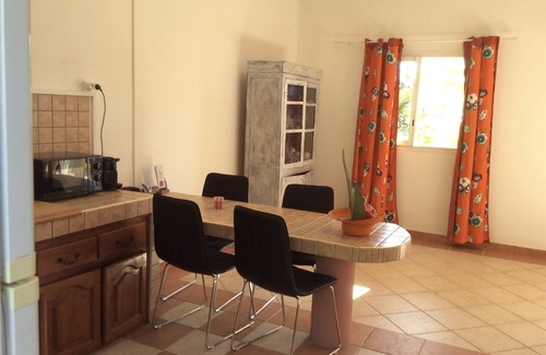 Sainte-Suzanne House | Exceptional Stay at The Rond Dada with Lake Views & Breakfast