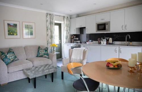 Redbrook House | Discover The Rookery Cottage - Pet-Friendly Getaway