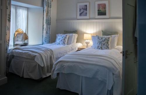 Redbrook House | Discover The Rookery Cottage - Pet-Friendly Getaway