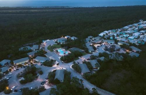 Fort Morgan House | Guest Rated 10/10: The Rookery I 3402 Cottage Retreat