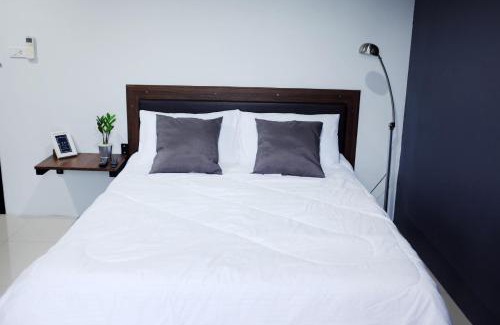 Surat Thani Apartment | Family-Friendly Stay at The Room Apartment with Great Ratings