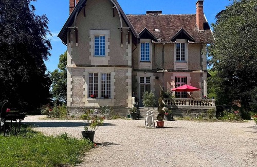 Arcomps House | Discover The Rooms of Vilmorais with Pool & Spa Oasis