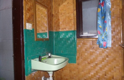 Tengger Caldera Bed & Breakfast | Scenic Cliffside Rooms Overlooking Majestic Mt. Bromo