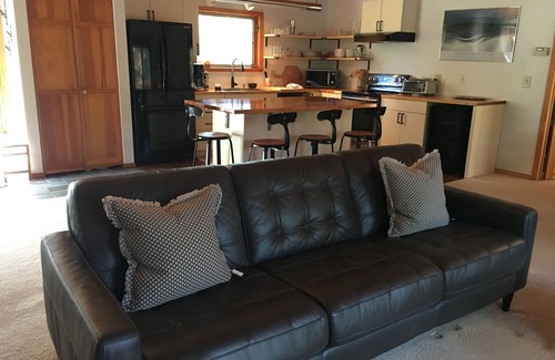 Chestertown House | Lakefront Retreat: The Roost in the Adirondack Mountains