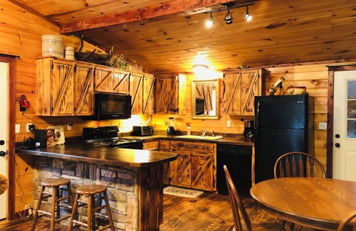 Compton Cabin | Exceptional Stay at The Roost Near Buffalo River Adventure