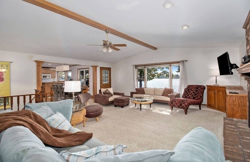 Fennville House | Experience Waterfront Bliss at The Roost on Hutchins Lake