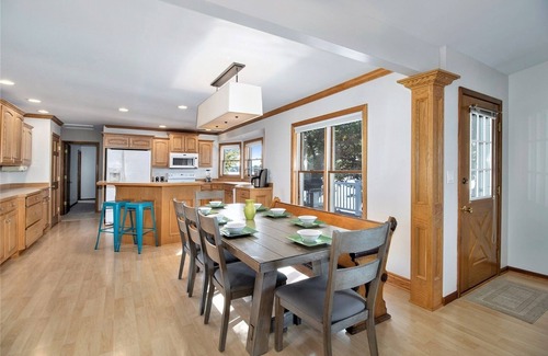 Fennville House | Experience Waterfront Bliss at The Roost on Hutchins Lake