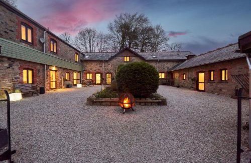 Ivybridge House | Pet-Friendly Cottages at Blackadon Farm - Guest Rated 9.3