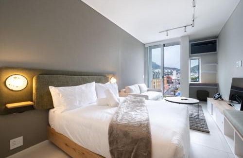 Bo'Kaap Apartment | Rose 603: City Centre Apartment with Rooftop Pool