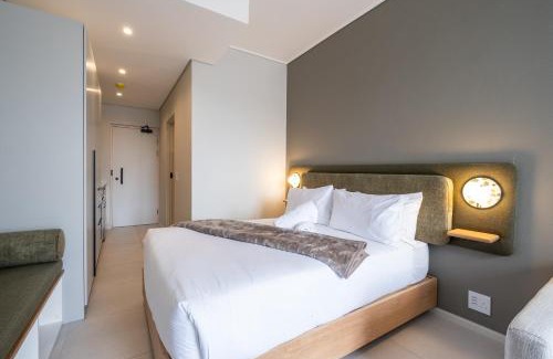 Bo'Kaap Apartment | Rose 603: City Centre Apartment with Rooftop Pool