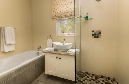 Dullstroom Bed & Breakfast | Relax at The Rose Cottage B&B: Family-Friendly Retreat