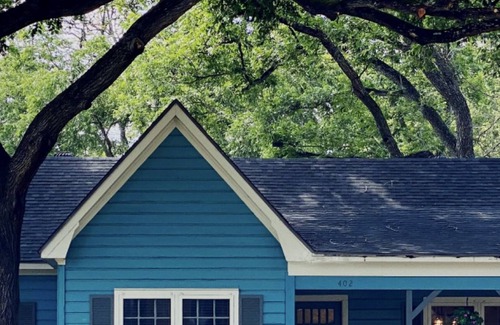 Caldwell House | Discover The Rose Marie: Family-Friendly Stay in Caldwell