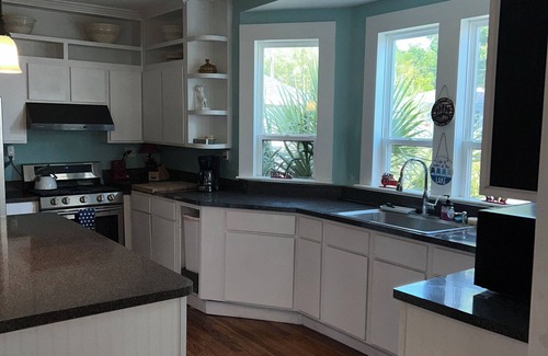 Umatilla House | Rose on Lakeside: Family-Friendly Retreat in Mount Dora