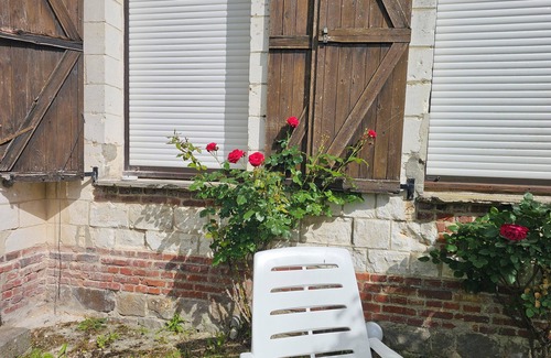 Mailly-Maillet House | The Roses of Remembrance, Les Roses du Souvenir