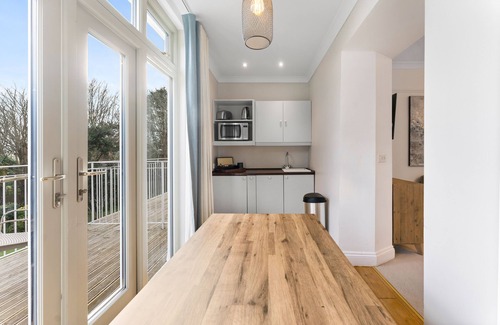 Ruan High Lanes House | Relax at The Rosevine: 4-Star Ocean View Retreat