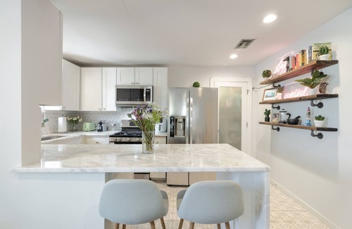 Rosewood House | Relax at The Rosewood: Pool & 5 Minutes to Downtown ATX