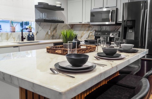 Greenfield House | Pet-Friendly Retreat at The Rosie Roots - 10/10 Guest Rated