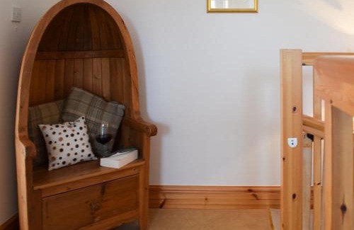 Leuchars House | Experience The Roundel: Family and Pet-Friendly Retreat