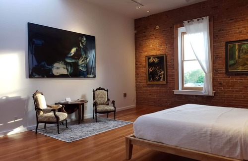 Waitsburg House | Experience Comfort at The Royal Block - Room 1