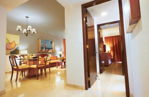 Zona Hotelera Resort | Experience The Royal Cancun All Suites Resort - Family Paradise