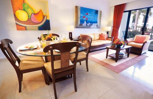 Zona Hotelera Resort | Experience The Royal Cancun All Suites Resort - Family Paradise