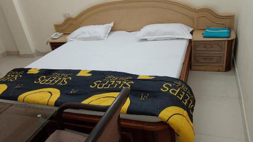 Jalandhar Hotel | Cozy Stay at The Royal Elite Guest House with Breakfast