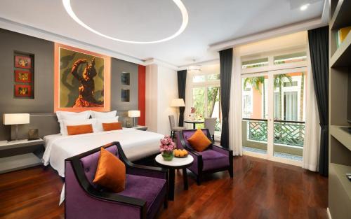 Siem Reap Hotel | Indulge in The Royal Family Suites at Memoire Palace Resort