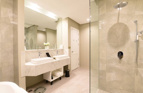 Siem Reap Hotel | Elegant Family Suites at Memoire Palace Resort & Spa