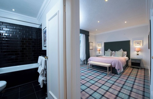 Perth Hotel | Elegant Stay at The Royal George Hotel with Pool & Dining