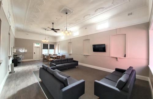 Muswellbrook Hotel | Discover The Royal Hotel: Family-Friendly with Breakfast